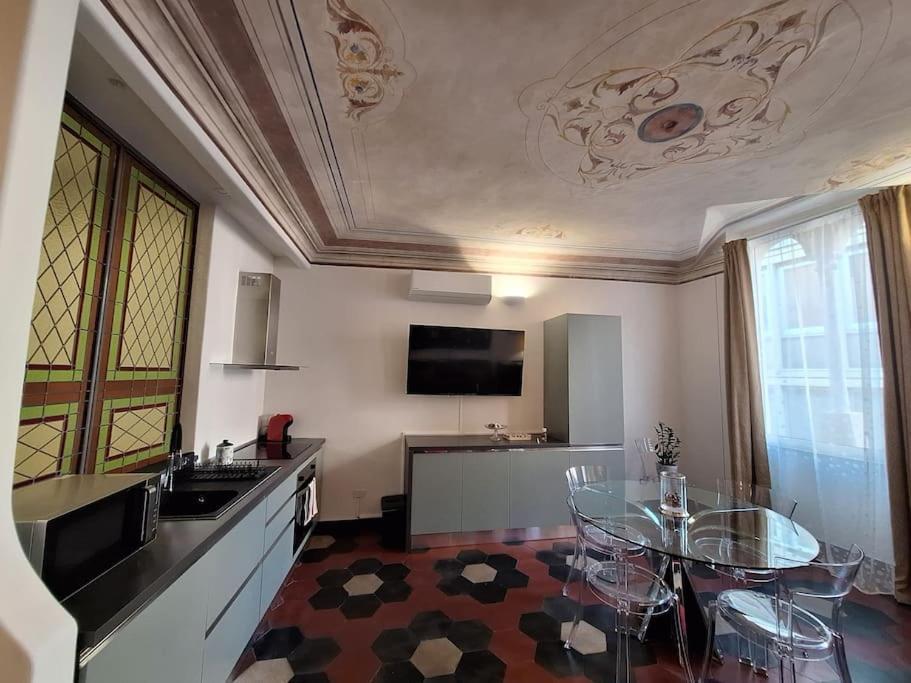 Il Talismano-In Citta -Vicino Al Mare Apartment Savona Luaran gambar