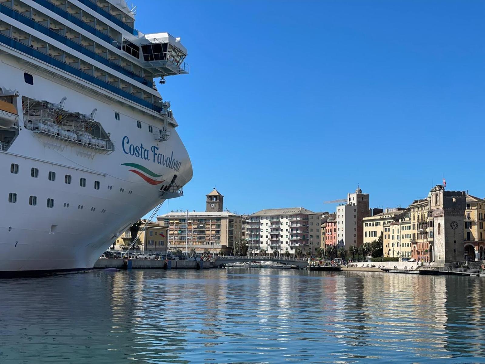 Il Talismano-In Citta -Vicino Al Mare Apartment Savona Luaran gambar