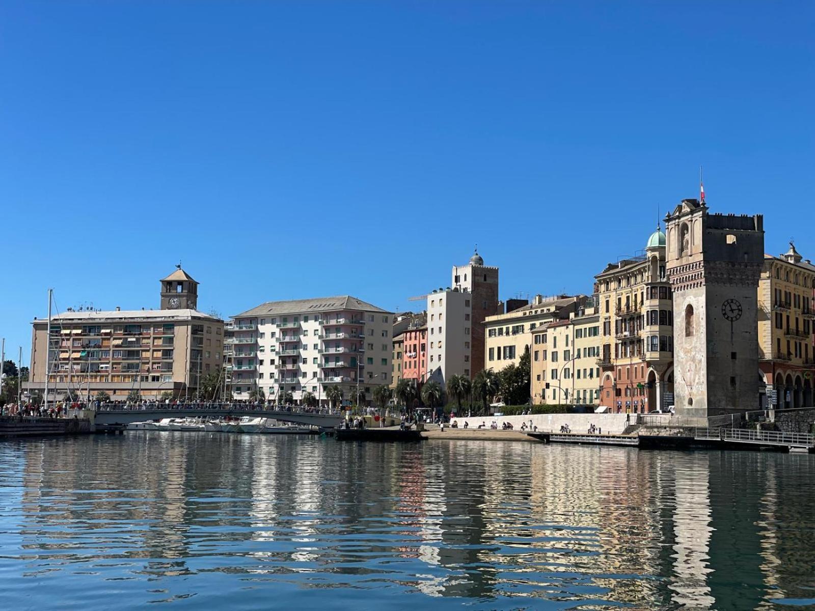 Il Talismano-In Citta -Vicino Al Mare Apartment Savona Luaran gambar